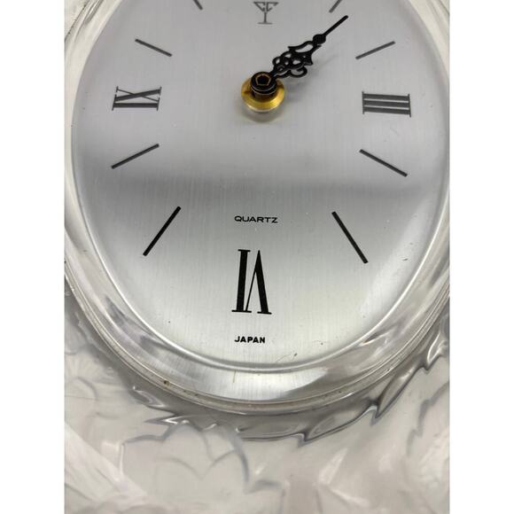 VTG Oval Crystal Clear Signatures Floral Rim Design Wall Clock Japaan Works - Picture 5 of 16